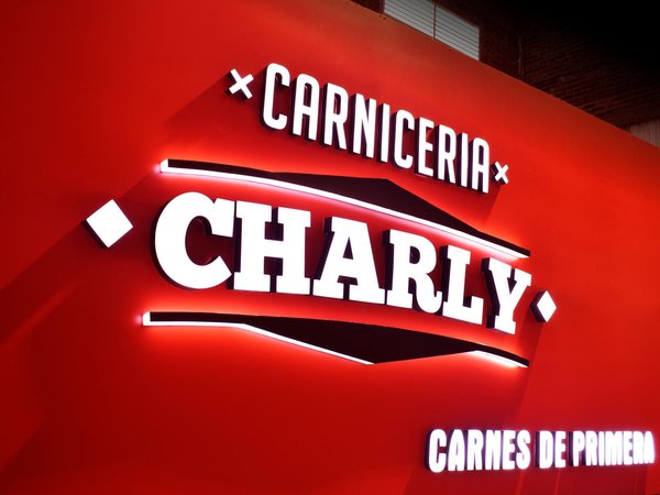 CORPOREO DE ACRÍLICO + ILUMINACIÓN LED