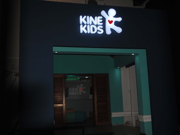 Corpóreo en acrílico + iluminación led