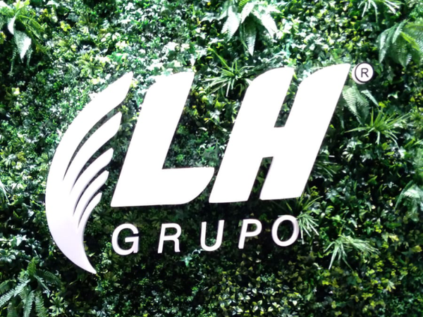 Corpóreo de acrílico + iluminación led